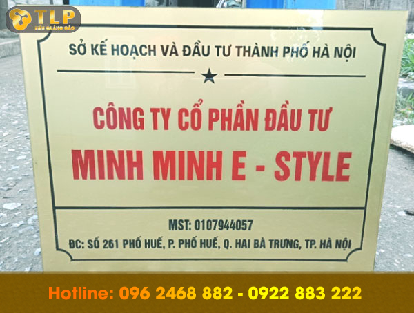 mau bien cong ty mica gia re - Dịch vụ làm biển quảng cáo độc đáo nhất tại Hoàn Kiếm