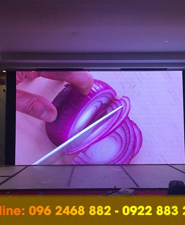 man hinh led san khau 1 370x450 - Công trình màn hình LED P2 tại Trung tâm tiệc cưới Sen Palace